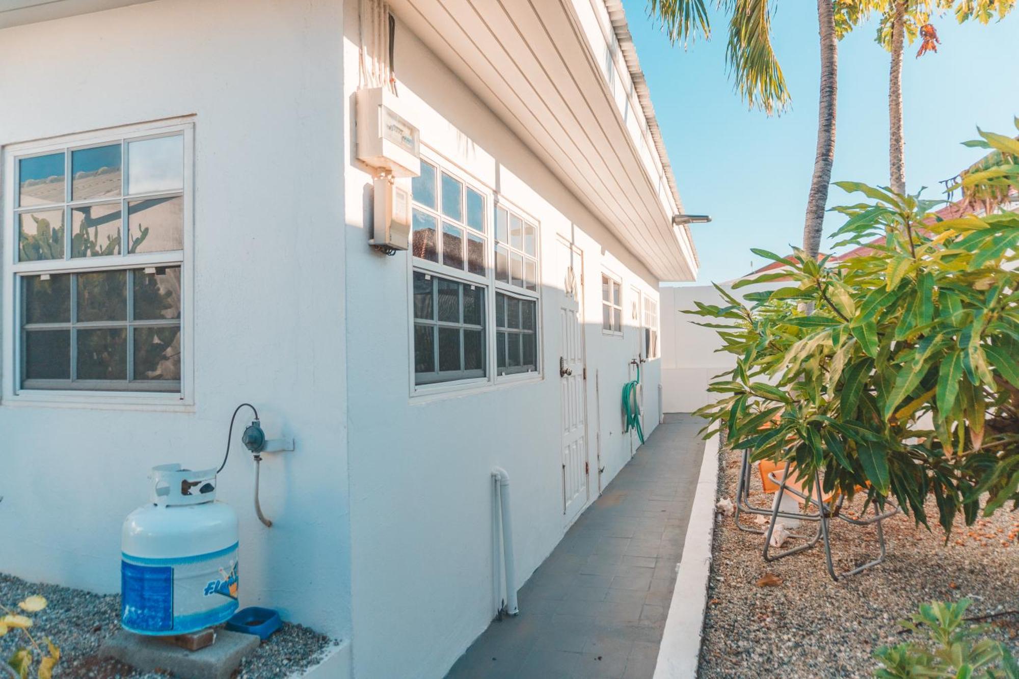 Klip Lagoon Apartsments Oranjestad Exterior foto